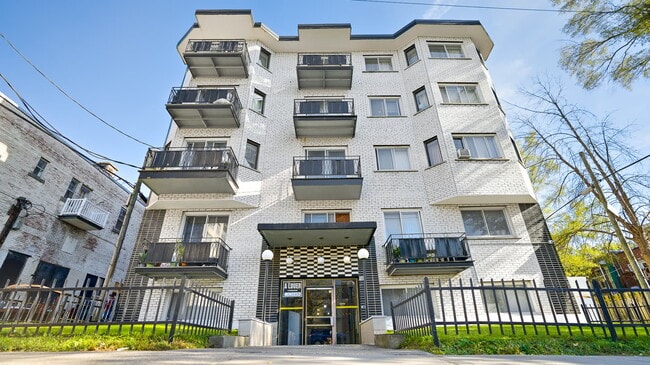 Building Photo - 5320 Avenue Bourret