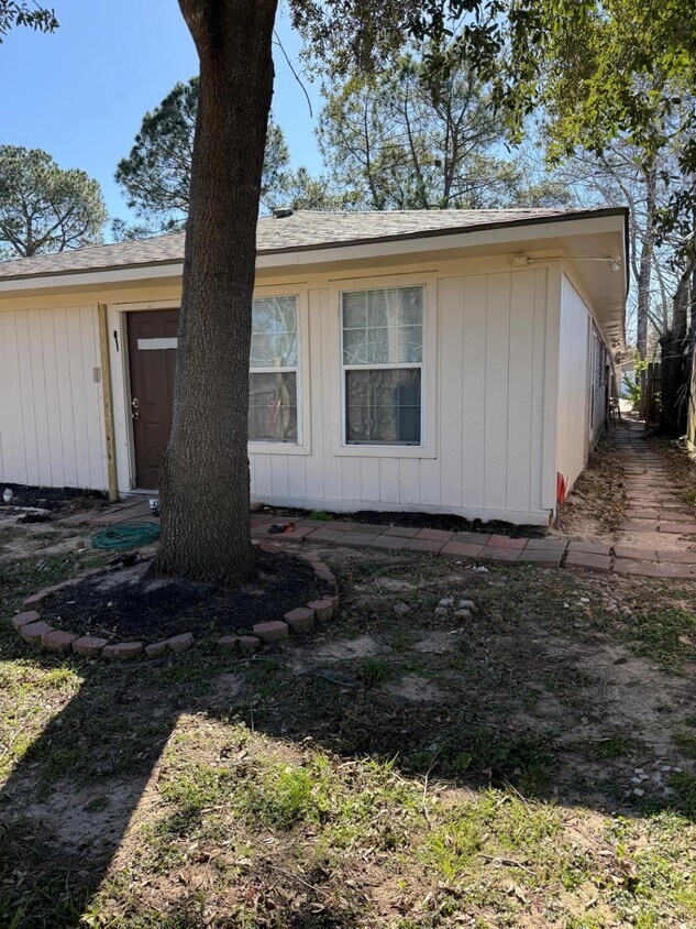 Building Photo - 22610 Smokey Hill Dr