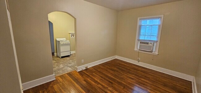 Office/Dining - 703 Mayflower Dr