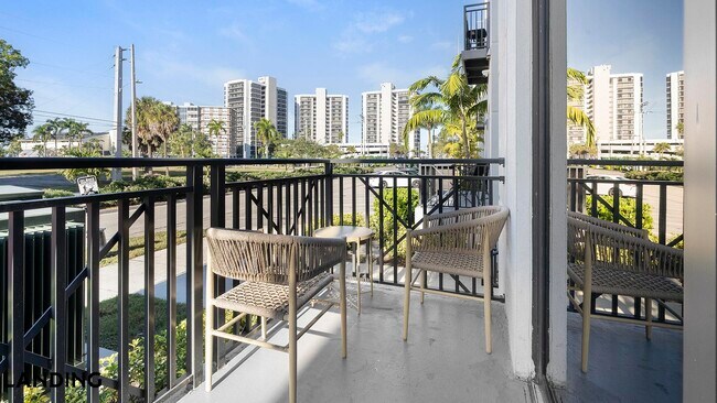 Foto del edificio - 2250 McGregor Blvd