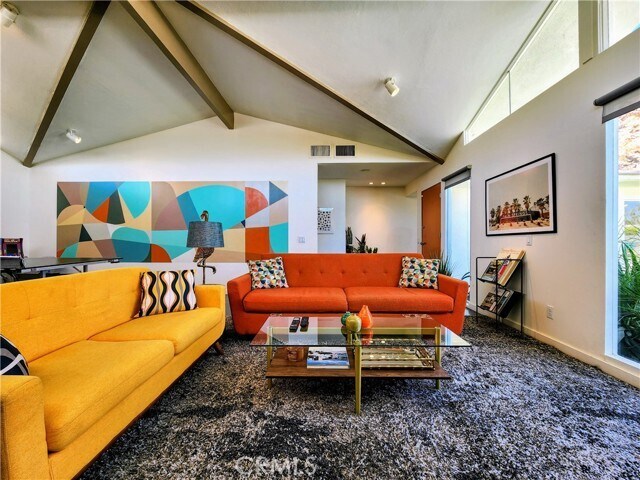 Foto del edificio - 2499 S Palm Canyon Dr