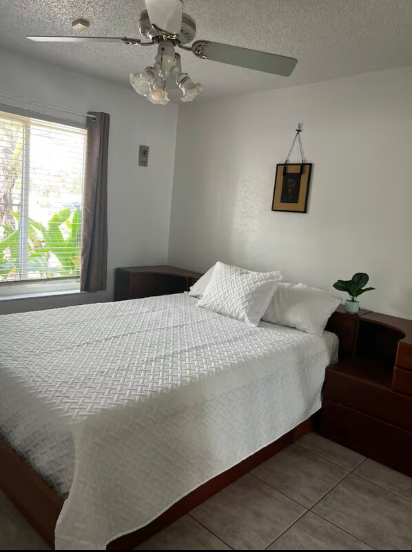 Foto del edificio - 5760 NW 200th St