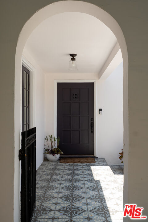 Foto del edificio - 132 N Arden Blvd
