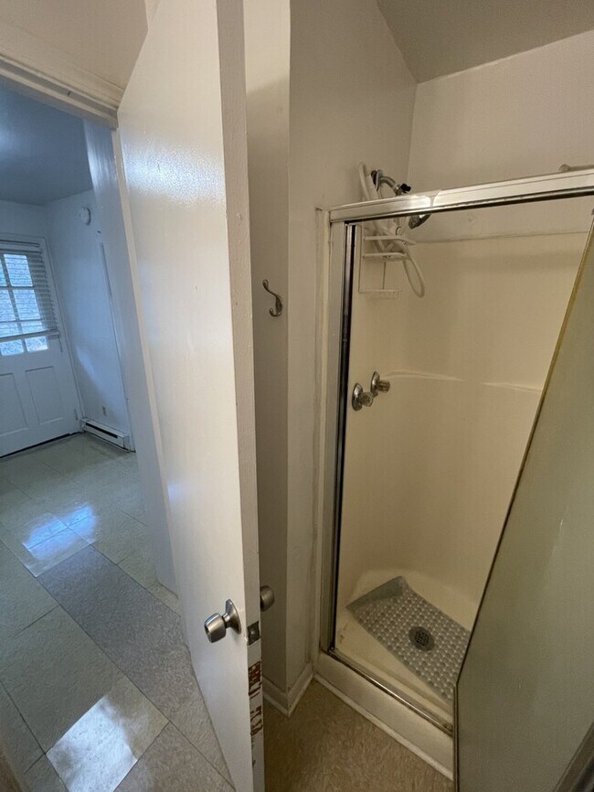 Building Photo - 1 bd 1 ba