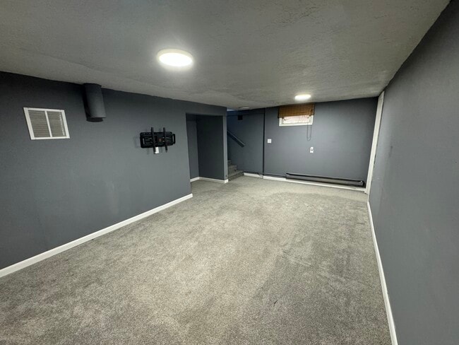 Building Photo - 213 8th St S