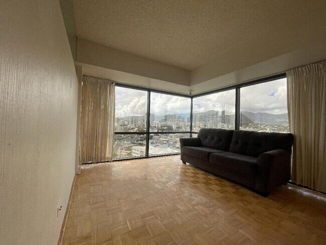 Foto del edificio - To register for the showing time below, no...