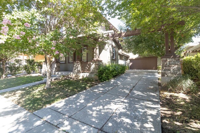 Foto del edificio - GREAT PRICE!!!- Mountain House-A Commuter'...