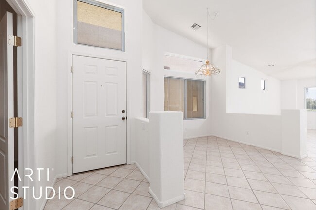 Building Photo - ***Sunset Greens 3 Bedroom 2 Bath Unfurnis...