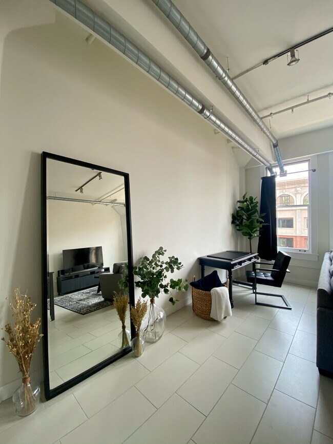 Foto del edificio - 939 S Broadway
