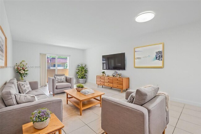 Building Photo - 9952 SW 88th St