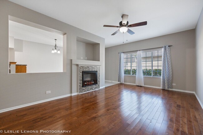 Foto del edificio - 194 Heather Glen Dr