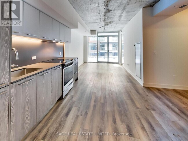 Building Photo - 15 Baseball Pl