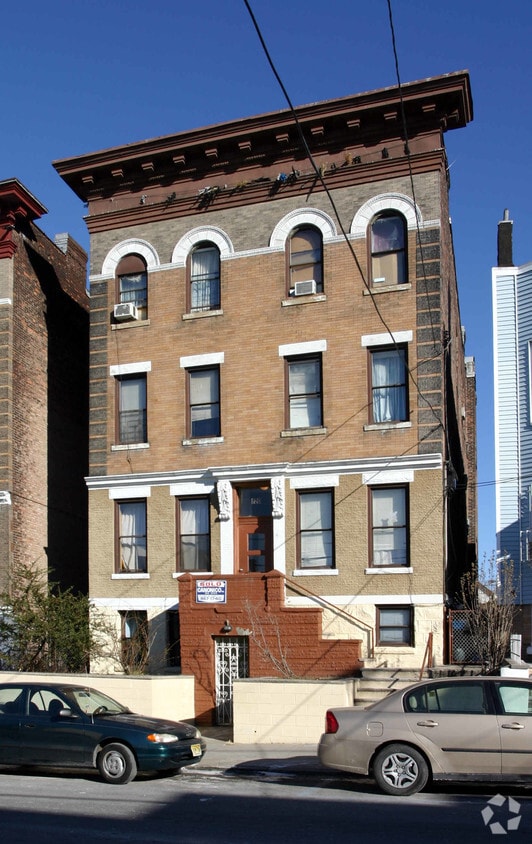 Building Photo - 720 10th St