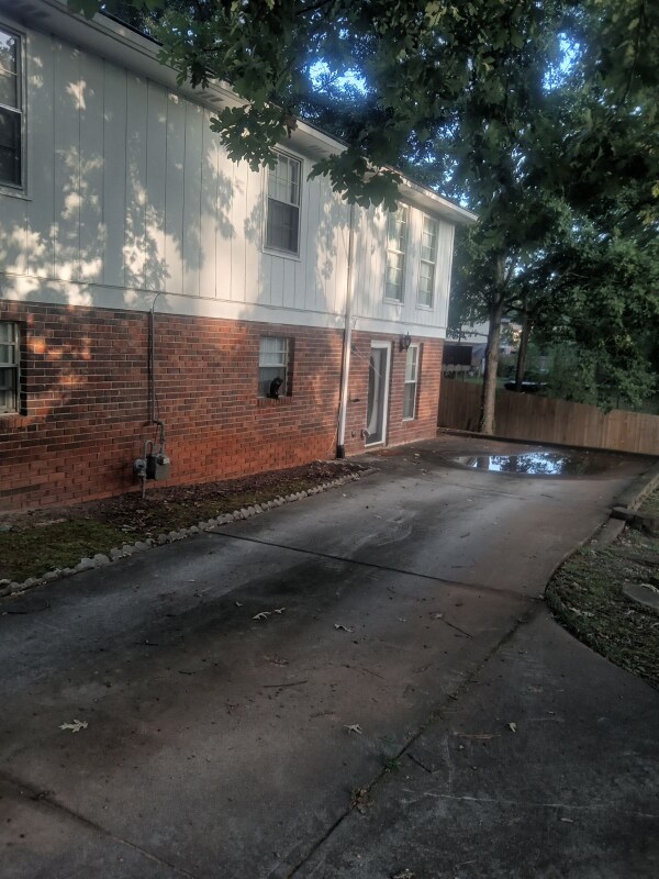 Building Photo - 3051 Wendton Pl