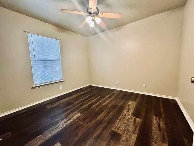 Building Photo - 10139 Amber Flora Dr