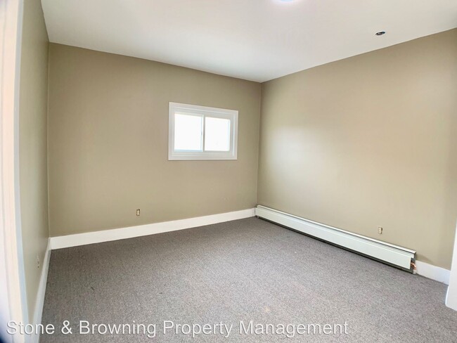 Building Photo - 8176 US Rte 2