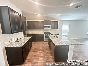 Building Photo - 2703 Green Leaf Way