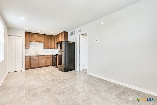 Building Photo - 1628 Arbor Knot Dr