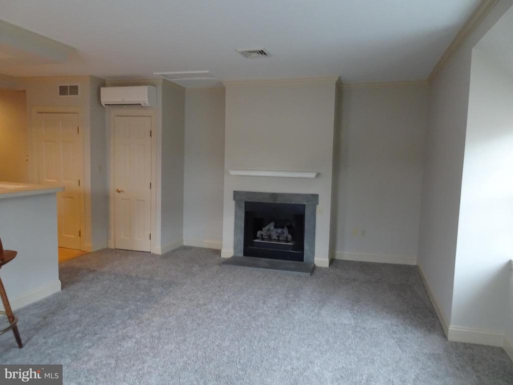 Primary Photo - 222 Delaware St