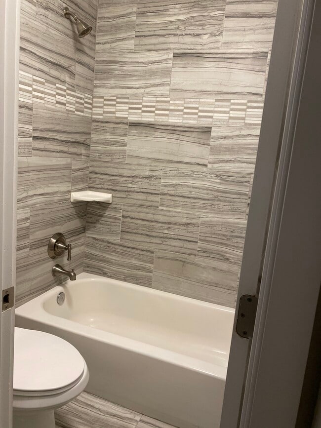 Foto del edificio - 2215 E 51st St