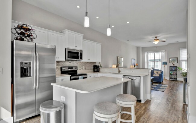 Foto del edificio - Spacious Summerwalk Townhome