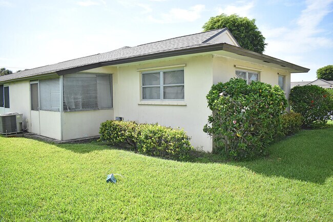 Building Photo - 2770 Ashley Dr E