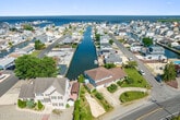 Primary Photo - 1041 Bayview Ave