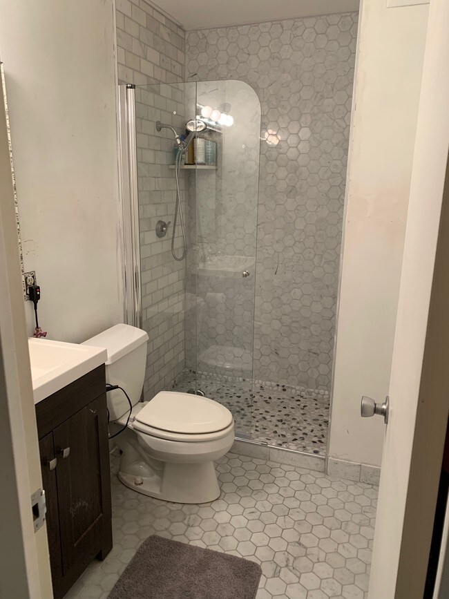Baño de visitas - 19 1st St S