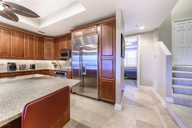 Building Photo - 10300 Tarpon Landings Terrace