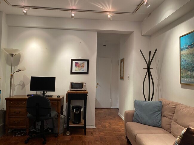 Foto del edificio - 240 E 46th St