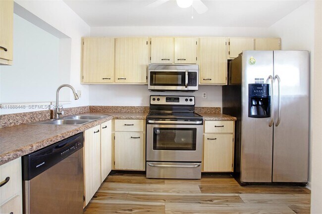 Foto del edificio - 9431 Boca Cove Cir