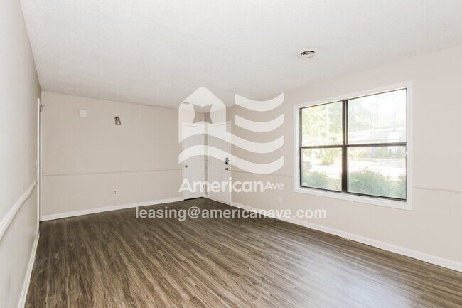 Foto del edificio - 105 Fallsbury Rd