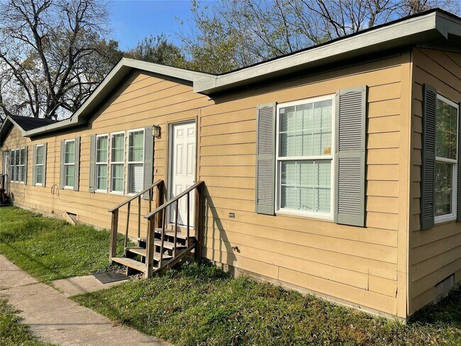 Photo - 8715 Knox St Townhome