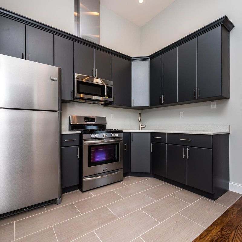Foto principal - 652 Woodward Ave
