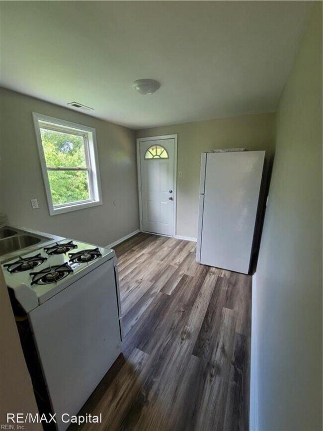 Building Photo - 2 br, 1 bath House - 1319 28TH STREET UNIT B