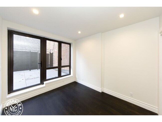 Foto del edificio - 123A 7th Ave