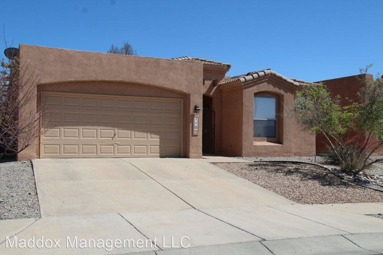 4 br, 1.5 bath House 1100 Via Chamisa Ro... House Rental in