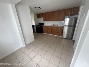 Building Photo - 360 N Hyde Park Ave