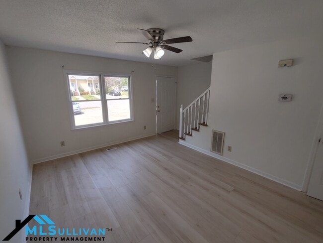 Photo - 2211 Peppertree St Apartment