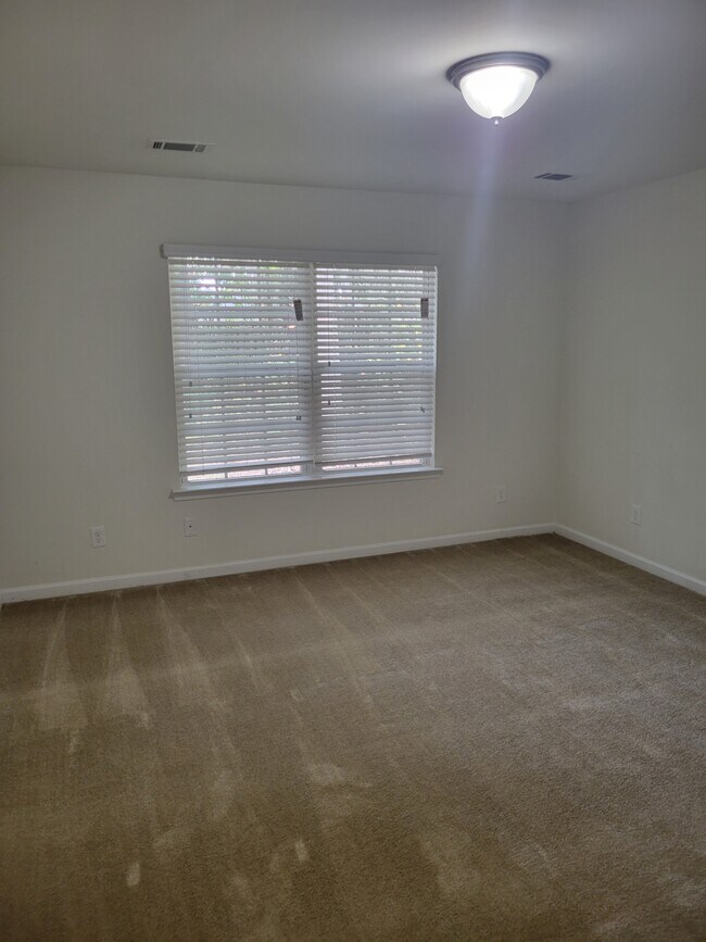 Foto del edificio - 106 Five Oaks Ct