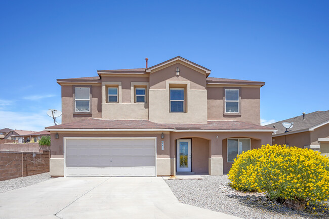 Foto del edificio - 6451 Shiprock Ct NE