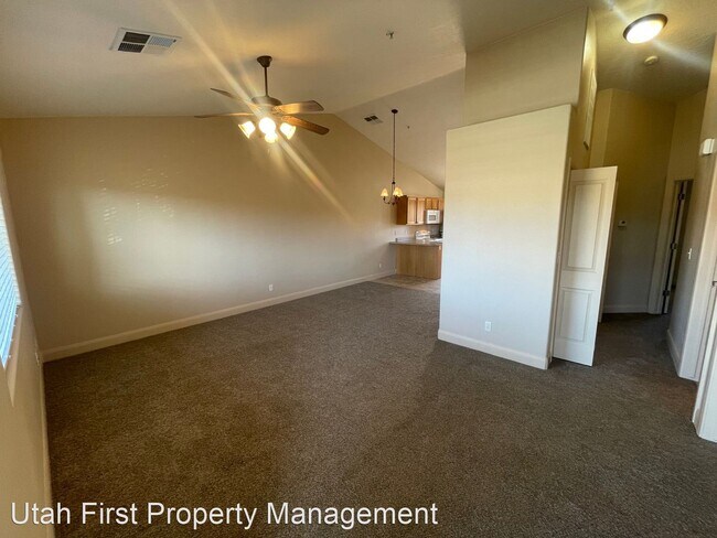 Building Photo - 2 br, 2 bath House - 700 N Main #D6