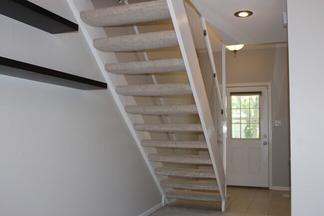 Foto del edificio - 1470 N Gatewood Ave
