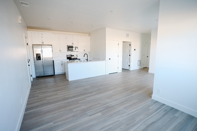 Building Photo - 6051 Silver Birch Ln