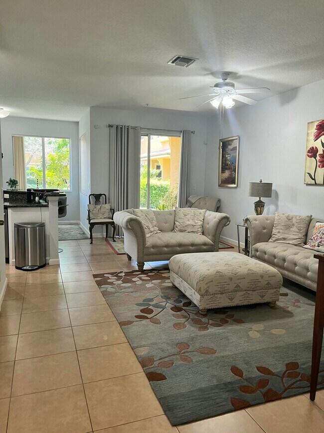 Foto del edificio - 4281 Coventry Pointe Way