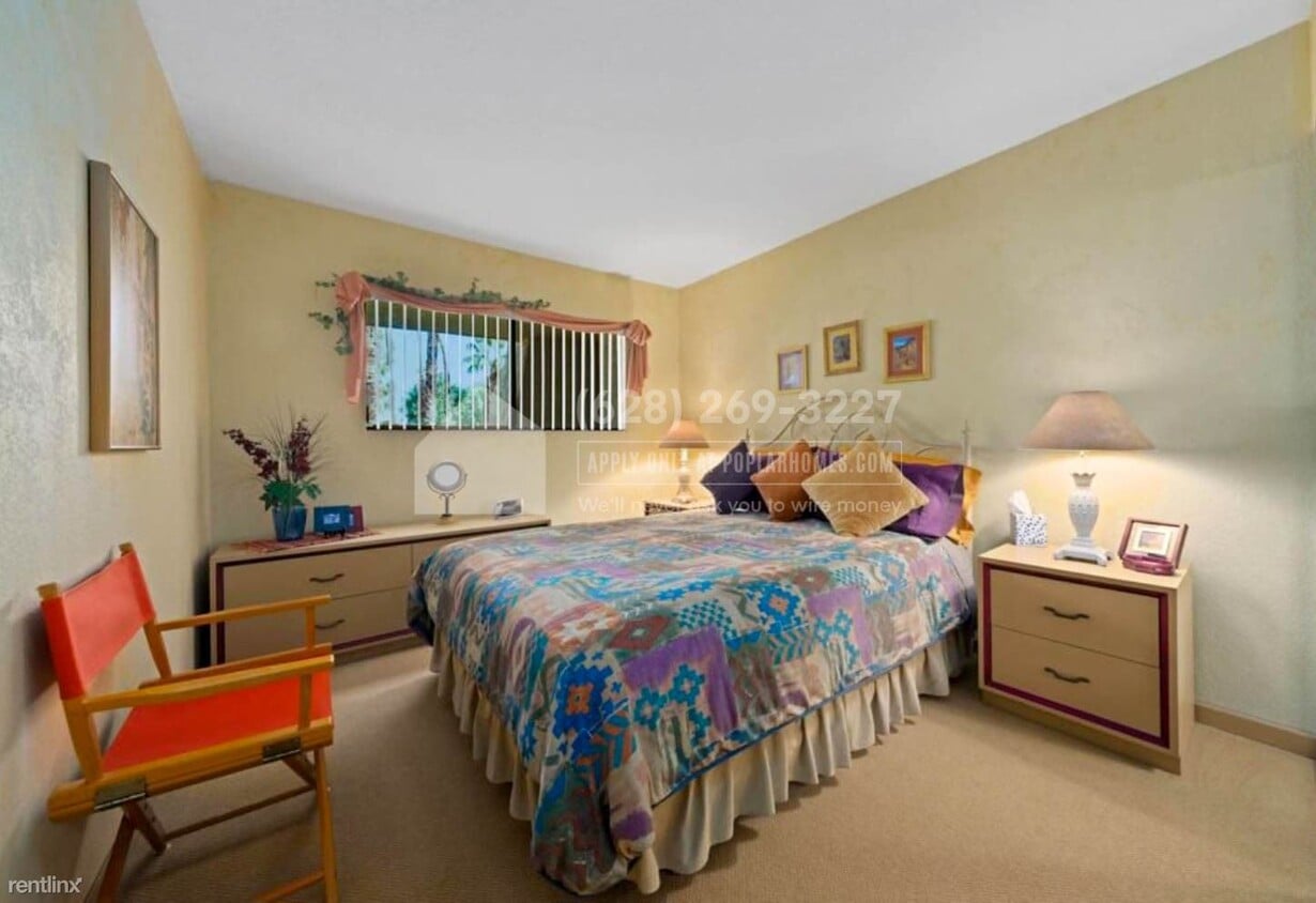 Primary Photo - 1 br, 1 bath Condo - 2800 N Los Felices Ci...