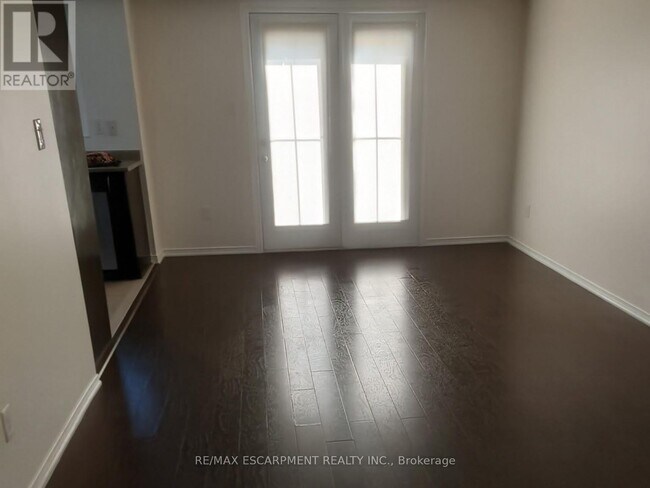 Photo du bâtiment - 8 - 2579 SIXTH LINE