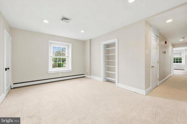 Foto del edificio - 304 King of Prussia Rd
