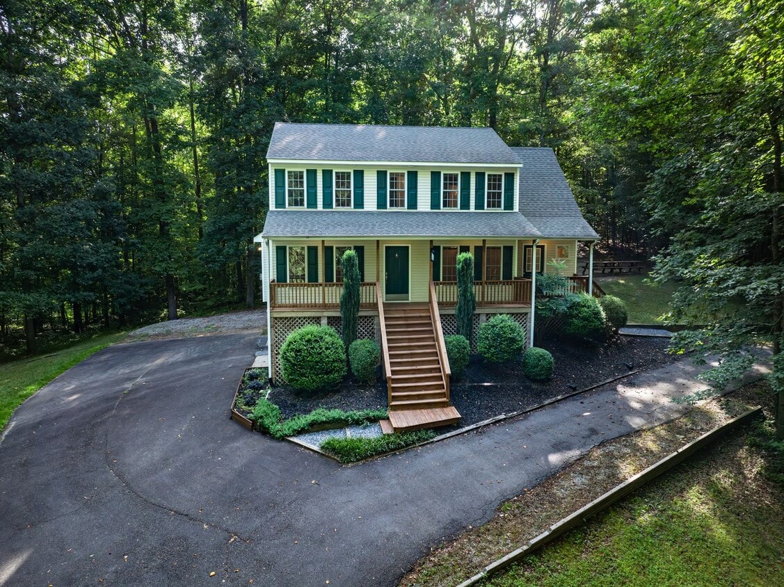 1330 Pine Creek Bluff Dr, Powhatan, VA 23139 House Rental in Powhatan