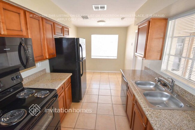 Foto del edificio - 1267 E 5th Ave